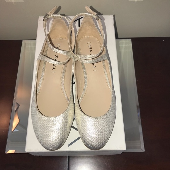 Via Spiga Shoes - Via Spiga Yovela Platinum Metallic 6 NIB